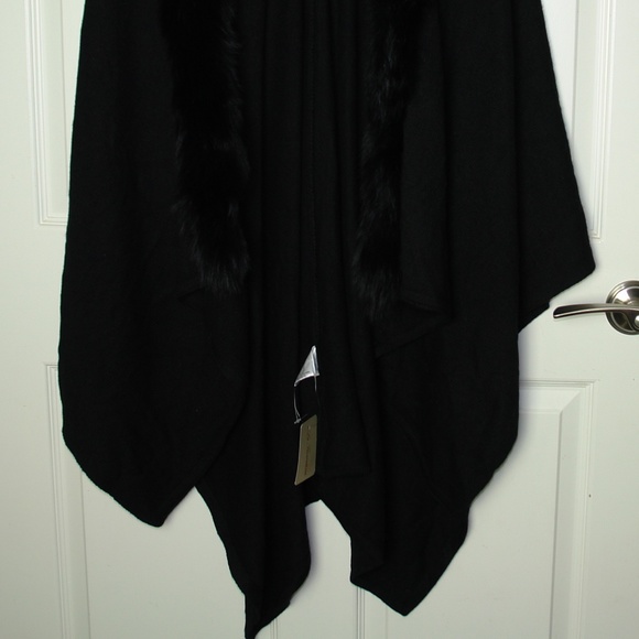 SOLD. NEW La Fiorentina Black Wool Blend Open Sweater Wrap Fox Fur Trim One Size - Picture 3 of 9